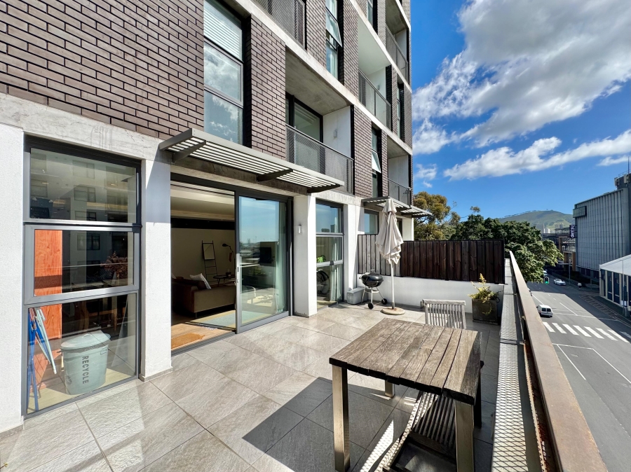 1 Bedroom Property for Sale in Woodstock Western Cape